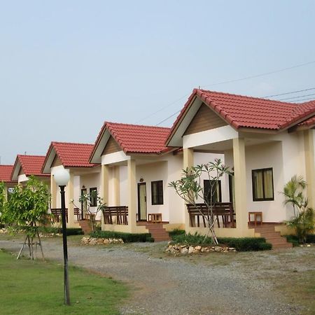 Hotel Baan Kinlom Chom Daw Khao Yai Mu Si Exterior foto